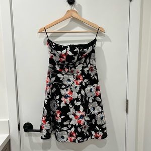 Express strapless dress - size 4 - great condition